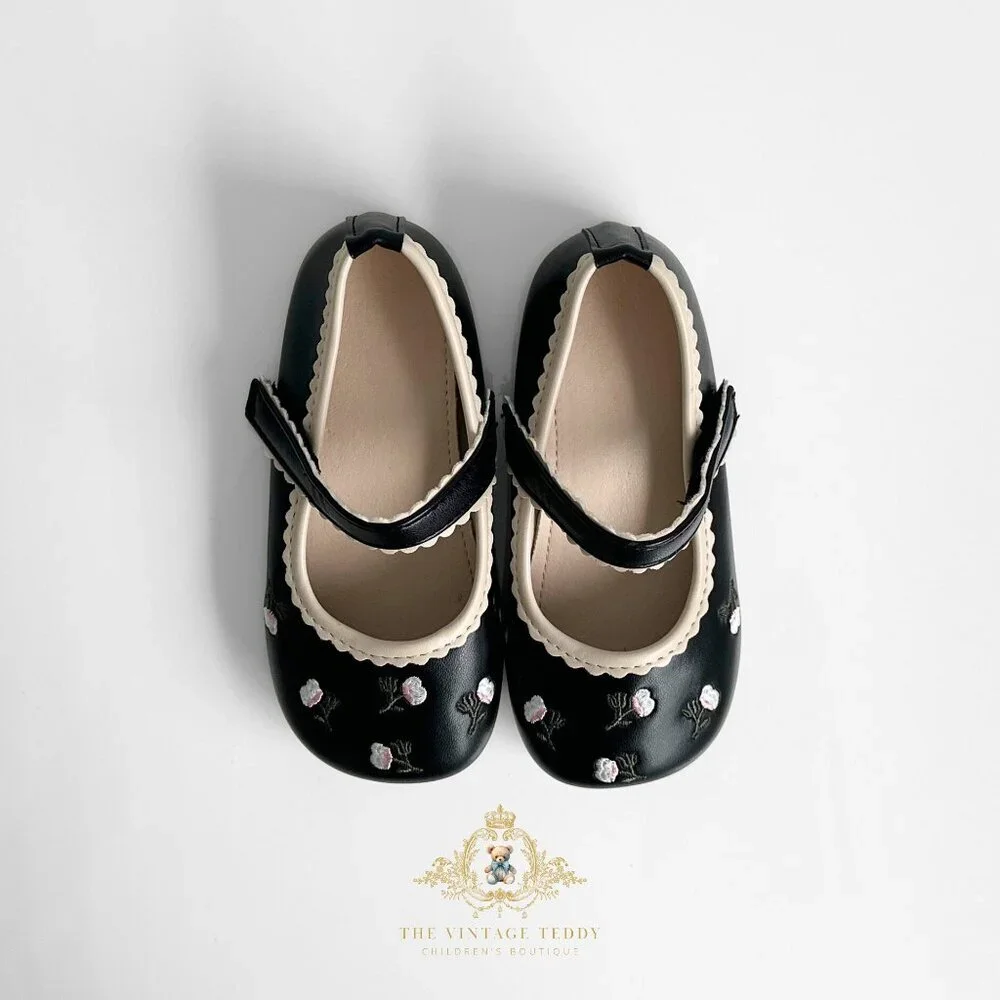 NWT Pretty Girls Mary Jane Flats Embroidered Cute Children's Shoes Black 3.5 - Picture 5 of 6